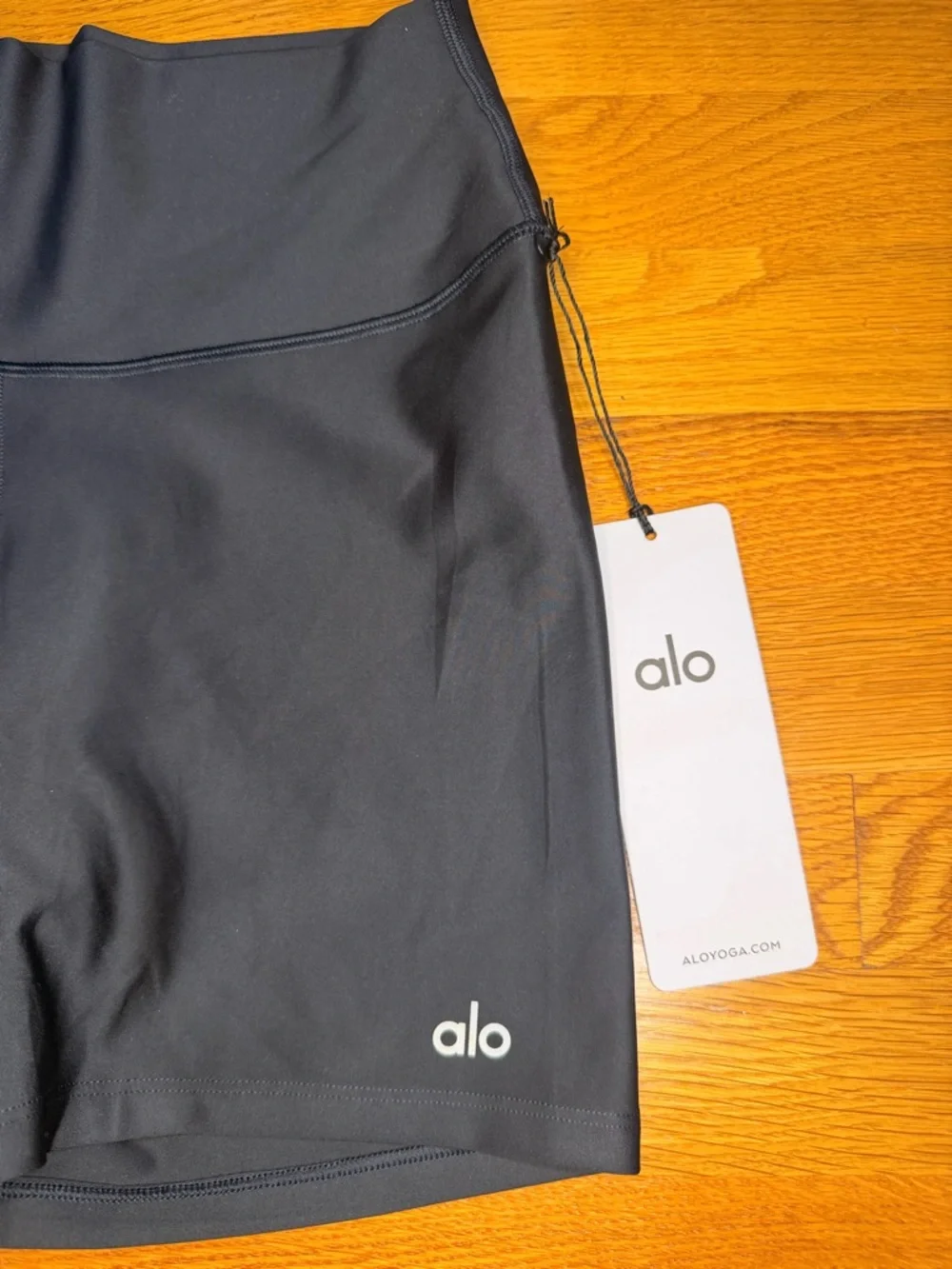 Alo Airlift Energy Shorts Black High Waist Biker Shorts Size M NWT - Picture 3 of 8